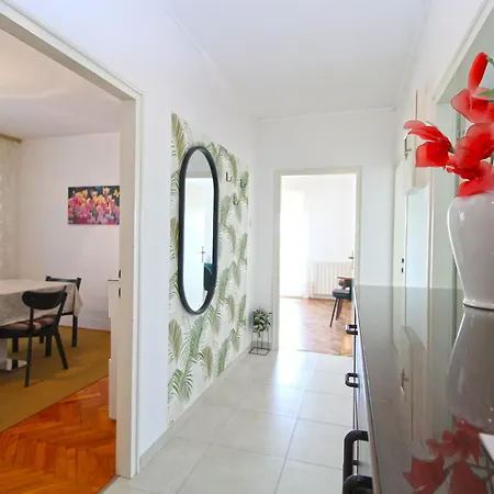 Viktorija 1828 풀라