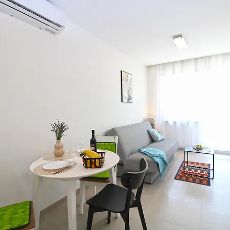 Viktorija 1828 * 풀라