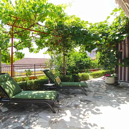 Viktorija 1828 풀라