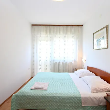 Viktorija 1828 * 풀라