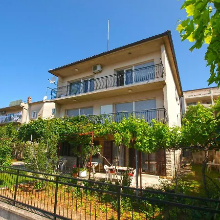 Viktorija 1828 * 풀라