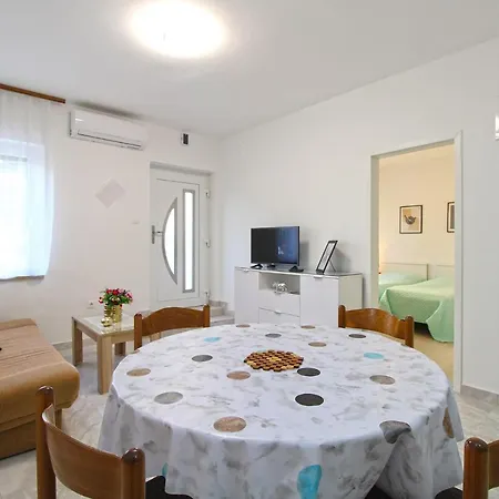 Appartamento Viktorija 1828