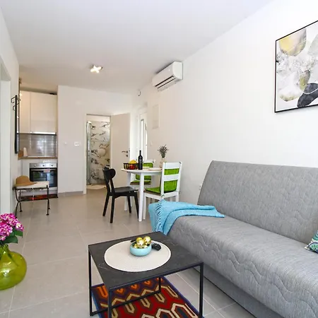 Appartement Viktorija 1828 *
