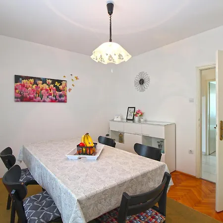 Viktorija 1828 Appartement Pula