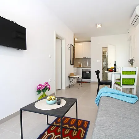 Appartement Viktorija 1828
