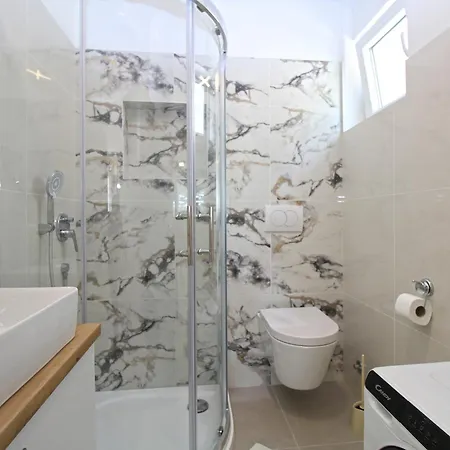 Appartement Viktorija 1828 *