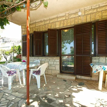 Viktorija 1828 Appartement Pula