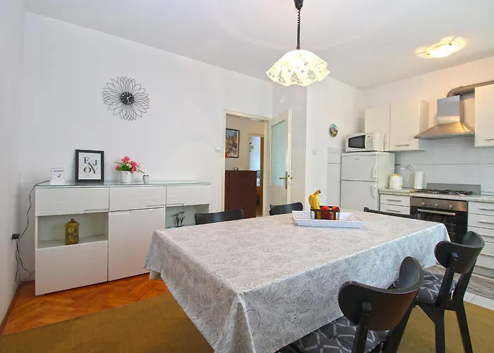 Viktorija 1828 Apartment Pula