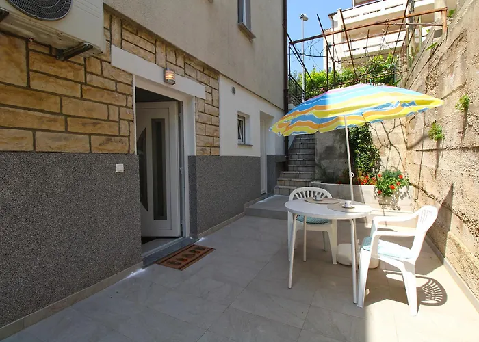 Viktorija 1828 Apartment