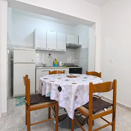 Apartment Viktorija 1828