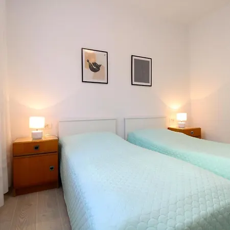 Viktorija 1828 * Pula