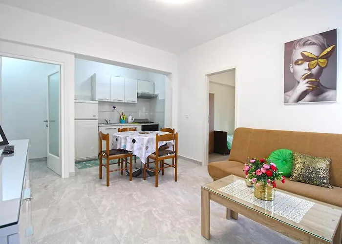 Viktorija 1828 Póla