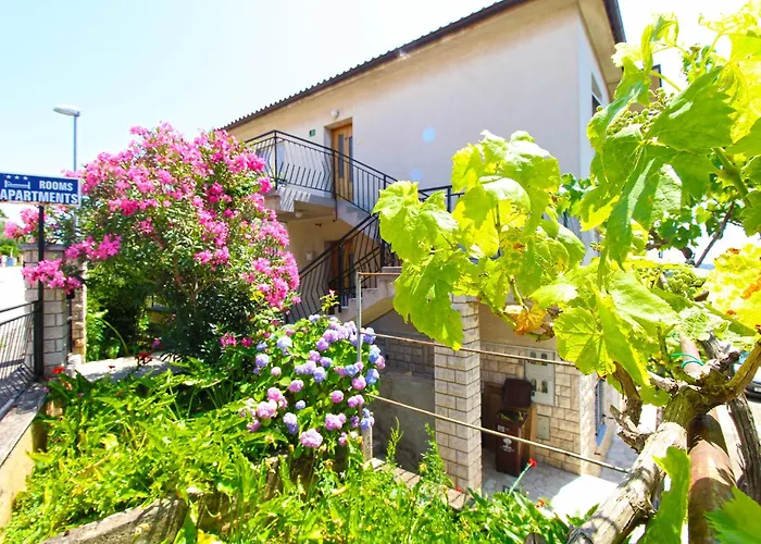 Apartman Viktorija 1828 Póla