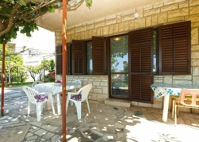 Viktorija 1828 Apartman Póla